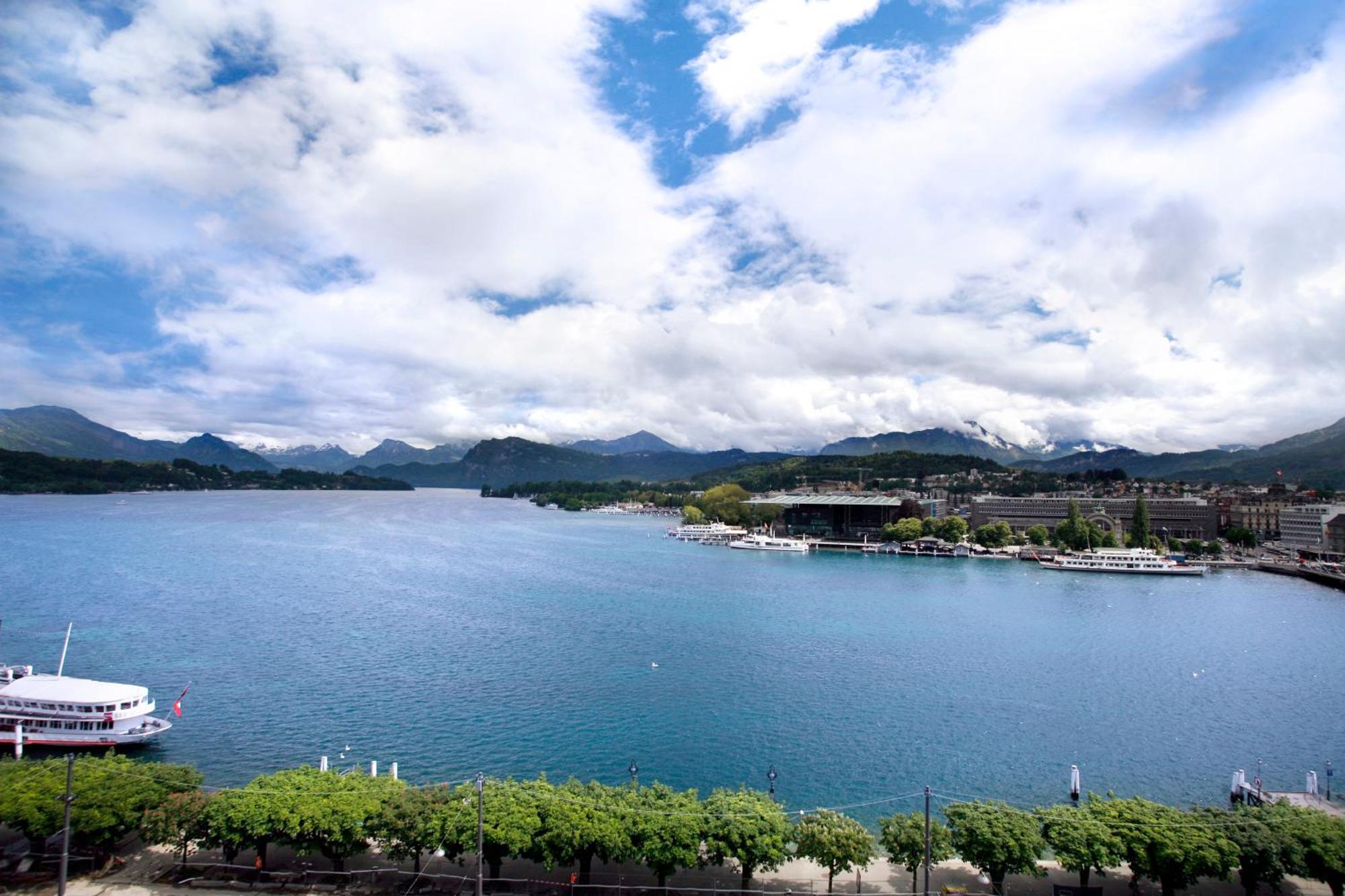 Hotel Schweizerhof Luzern Экстерьер фото Lake Biwa