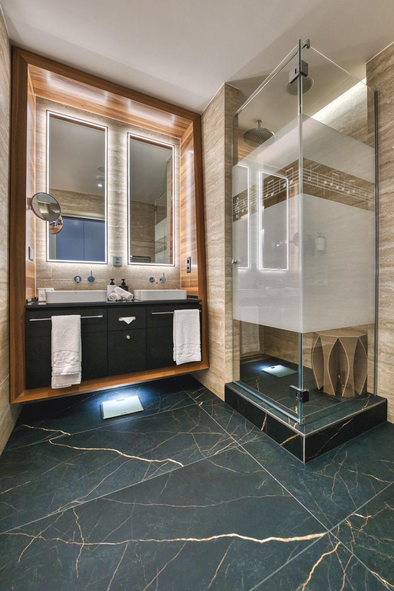 Hotel Schweizerhof Luzern Экстерьер фото